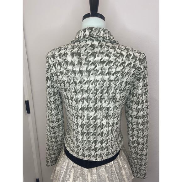 NWT Enhanced Amanda & Chelsea Boucle’ Cropped Jacket - Picture 2 of 4